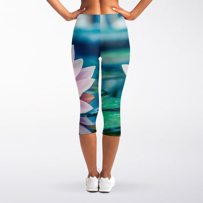 Pink Water Lily Print Women's Capri Leggings
