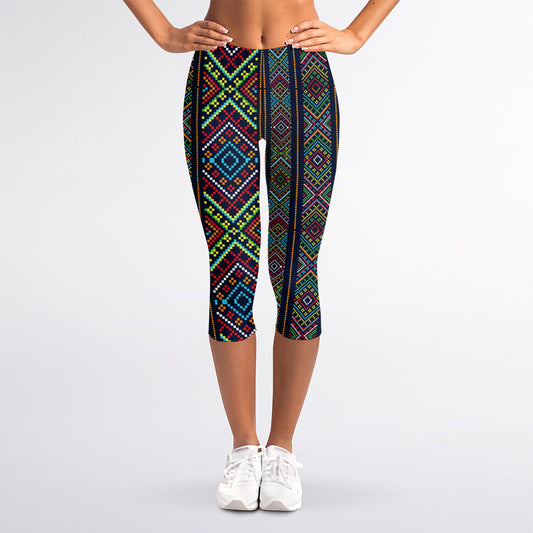 Pixel Ethnic Pattern Print Women's Capri Leggings