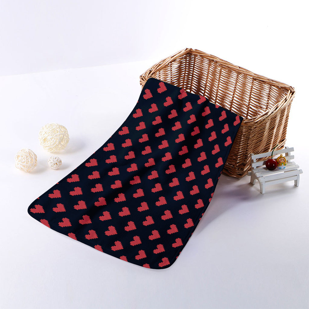 Pixel Heart Pattern Print Towel