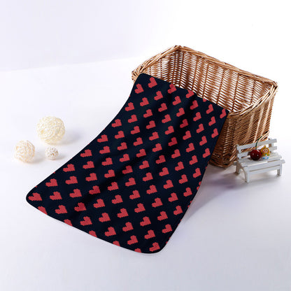 Pixel Heart Pattern Print Towel