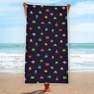 Pixel UFO Aliens Pattern Print Beach Towel