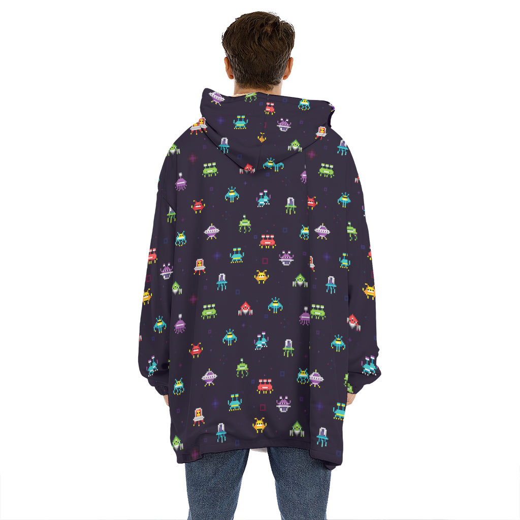 Pixel UFO Aliens Pattern Print Hoodie Blanket