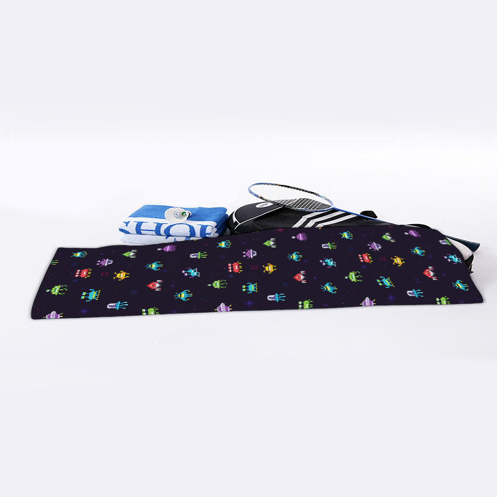 Pixel UFO Aliens Pattern Print Sports Towel