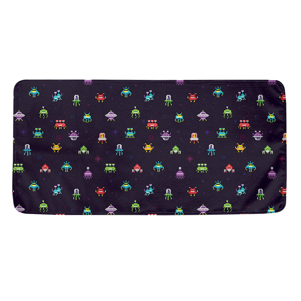 Pixel UFO Aliens Pattern Print Towel