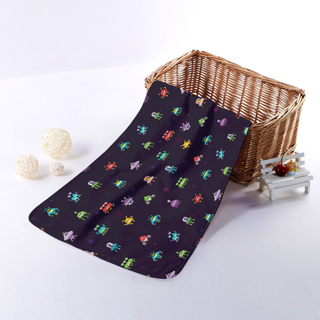 Pixel UFO Aliens Pattern Print Towel