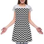 Pixel Zigzag Pattern Print Adjustable Apron