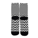 Pixel Zigzag Pattern Print Long Socks