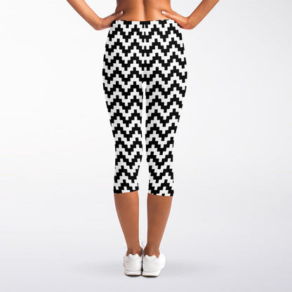 Pixel Zigzag Pattern Print Women's Capri Leggings