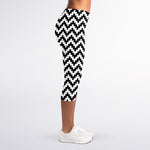 Pixel Zigzag Pattern Print Women's Capri Leggings