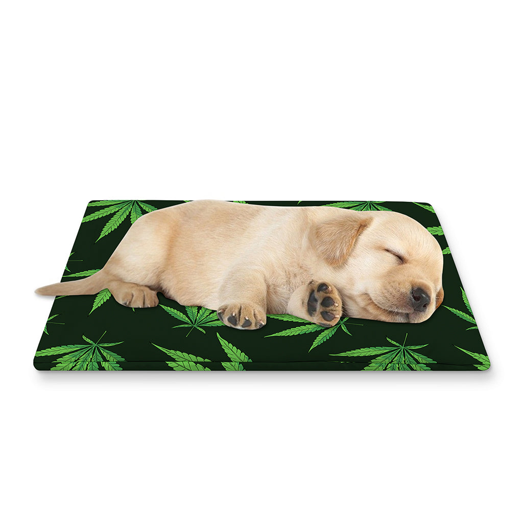 Pot Leaf Pattern Print Pet Cooling Mat Cover