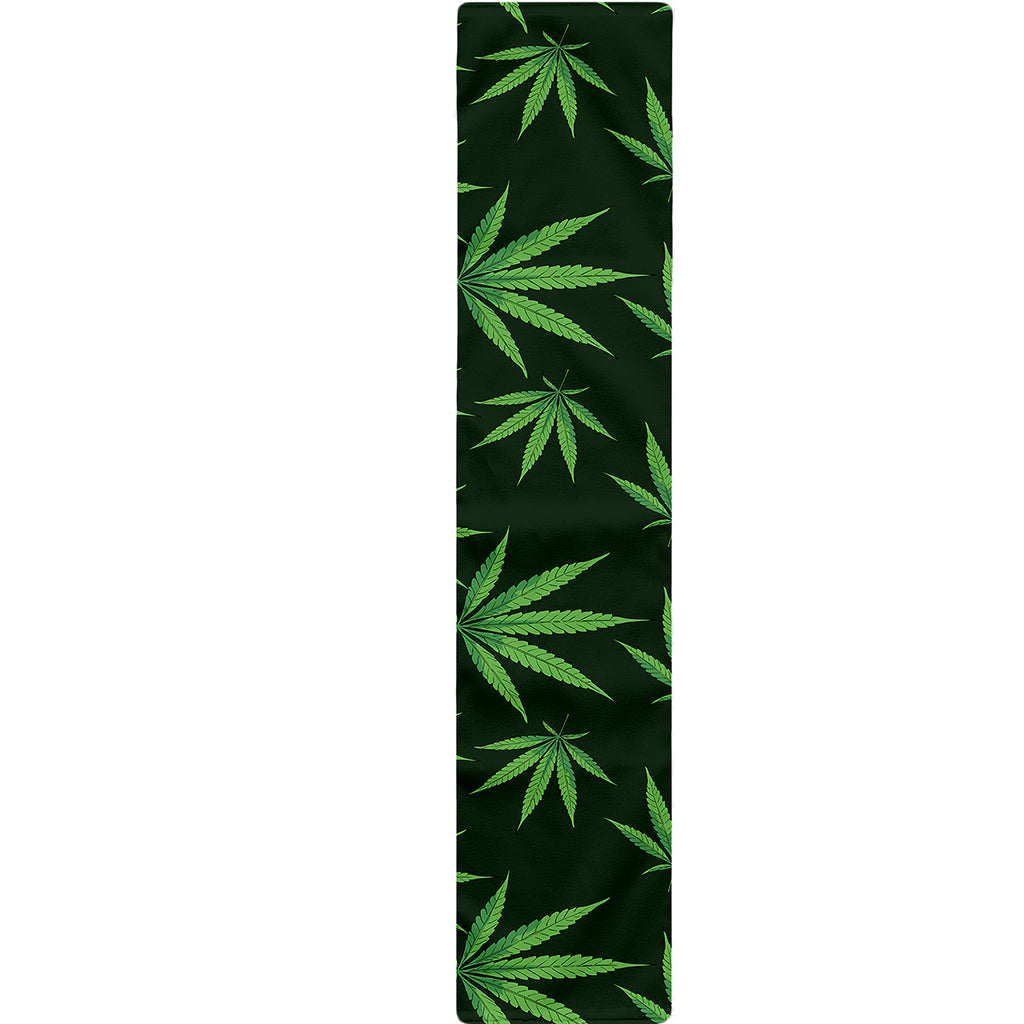 Pot Leaf Pattern Print Table Runner