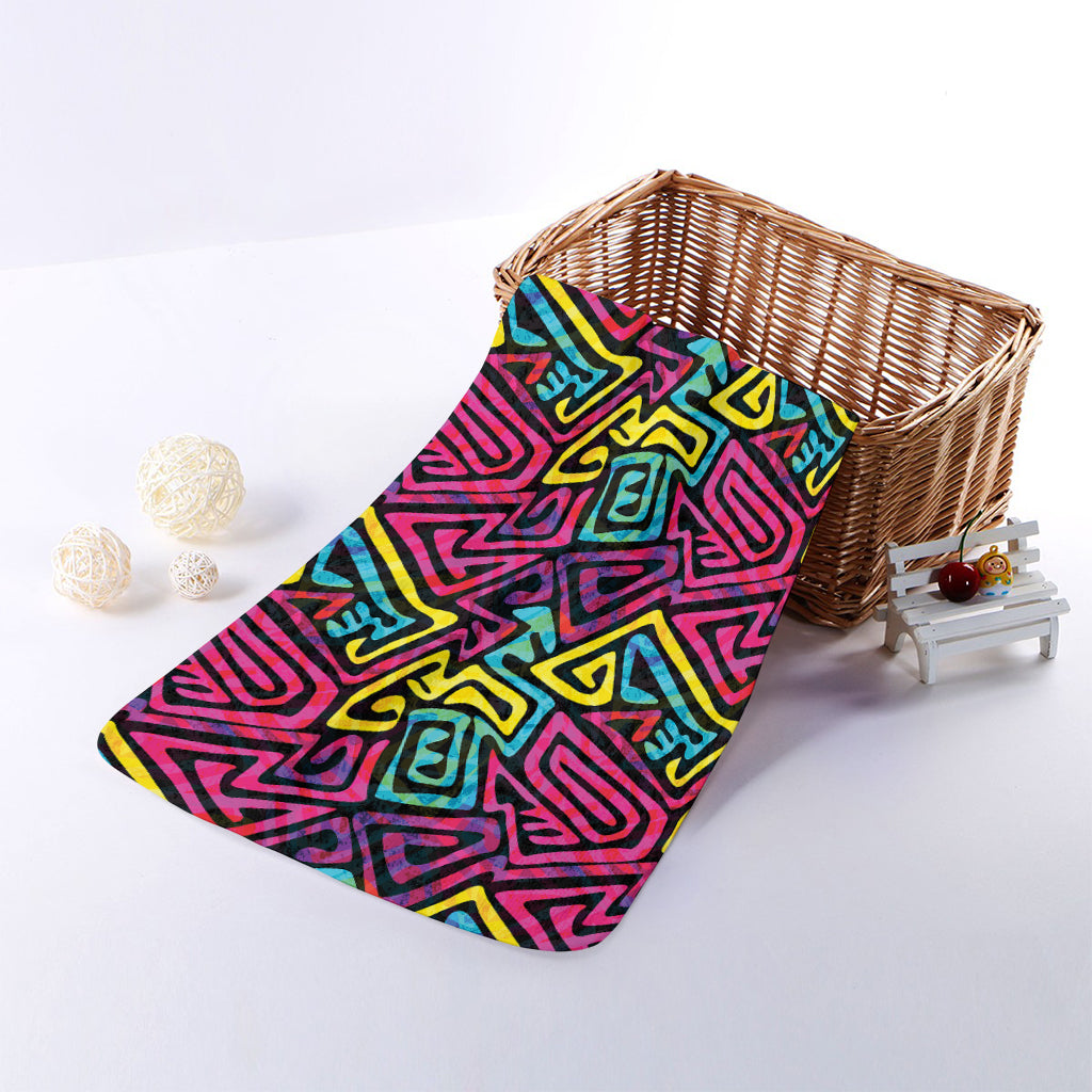 Psychedelic Funky Pattern Print Towel