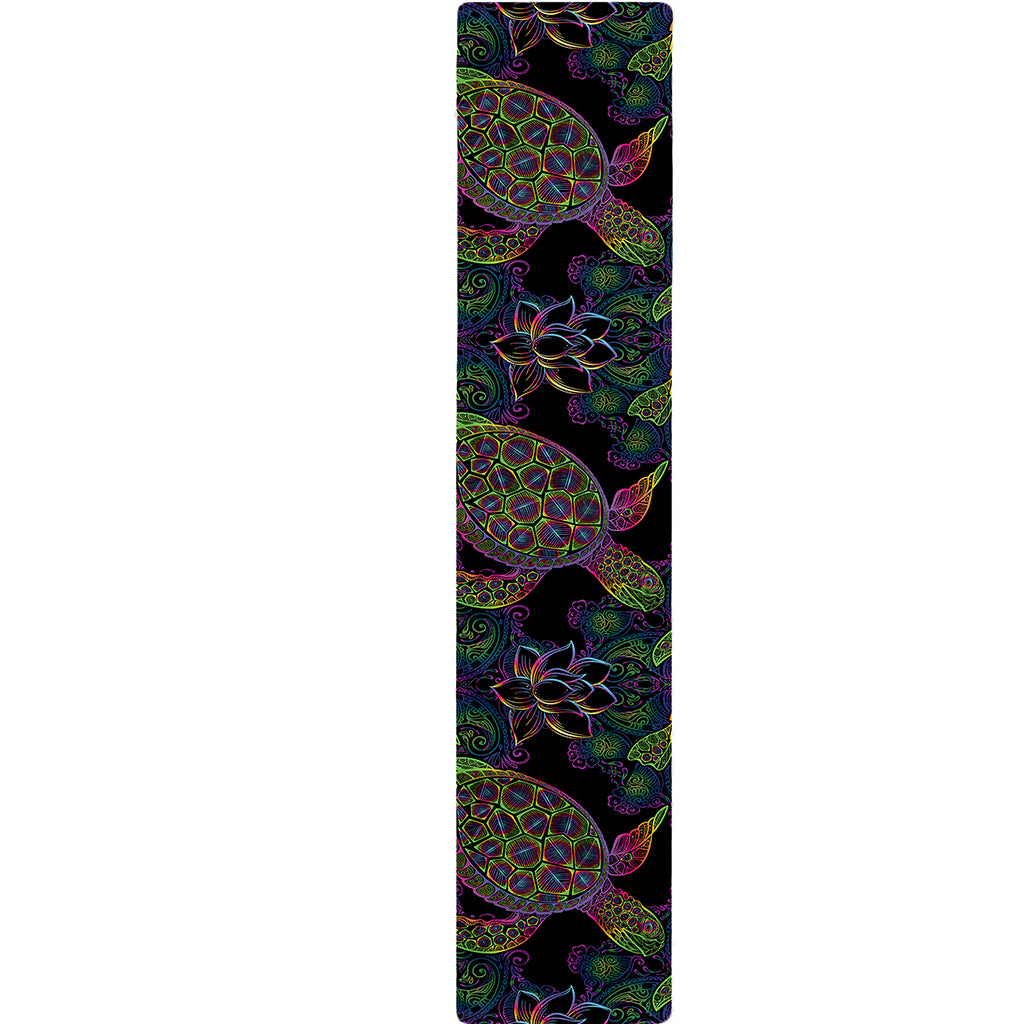 Psychedelic Sea Turtle Pattern Print Table Runner