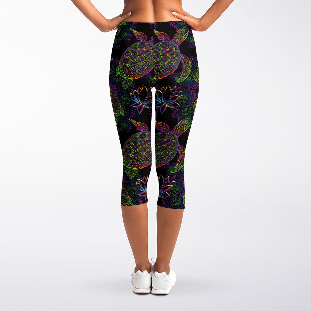 Psychedelic Sea Turtle Pattern Print Women's Capri Leggings