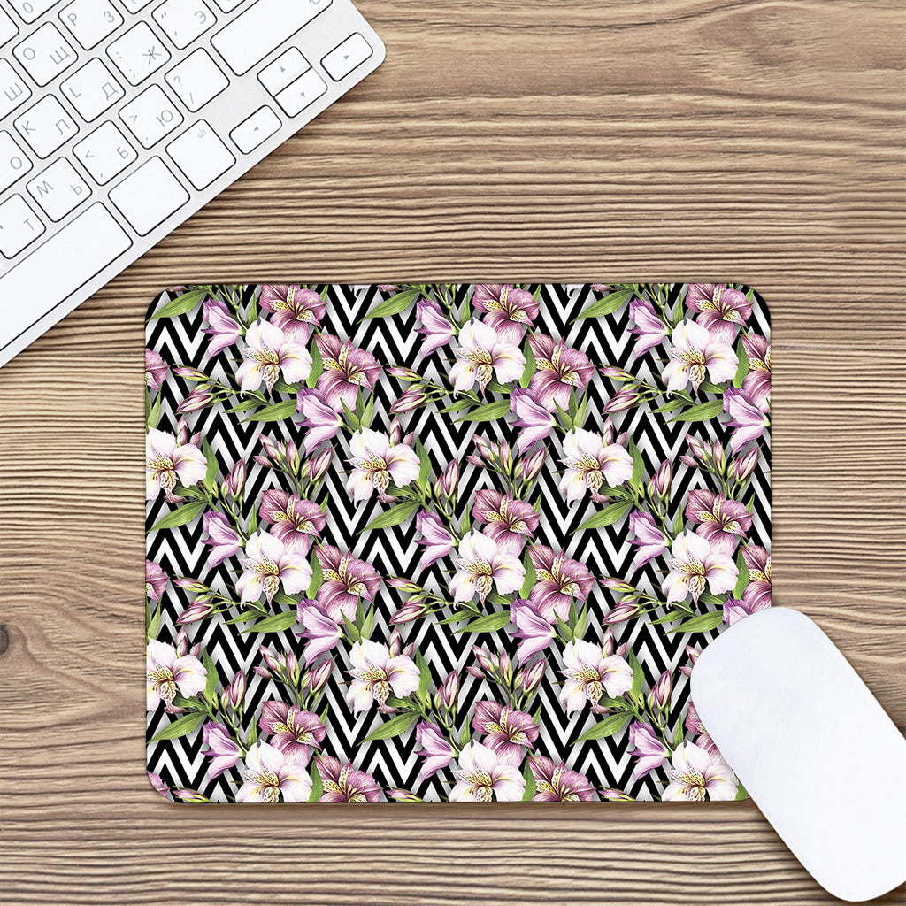 Purple Alstroemeria Zigzag Pattern Print Mouse Pad