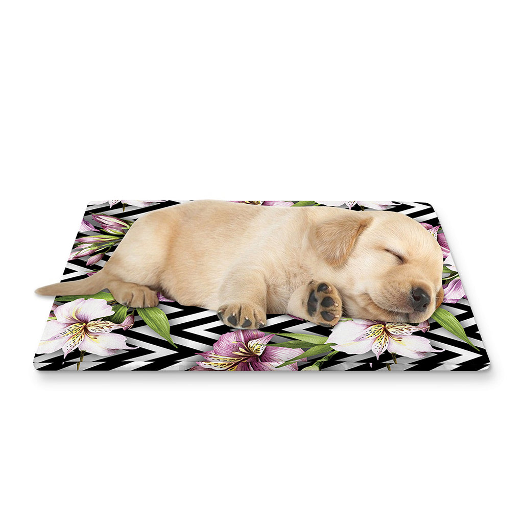 Purple Alstroemeria Zigzag Pattern Print Pet Cooling Mat Cover