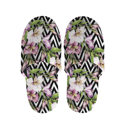 Purple Alstroemeria Zigzag Pattern Print Slippers