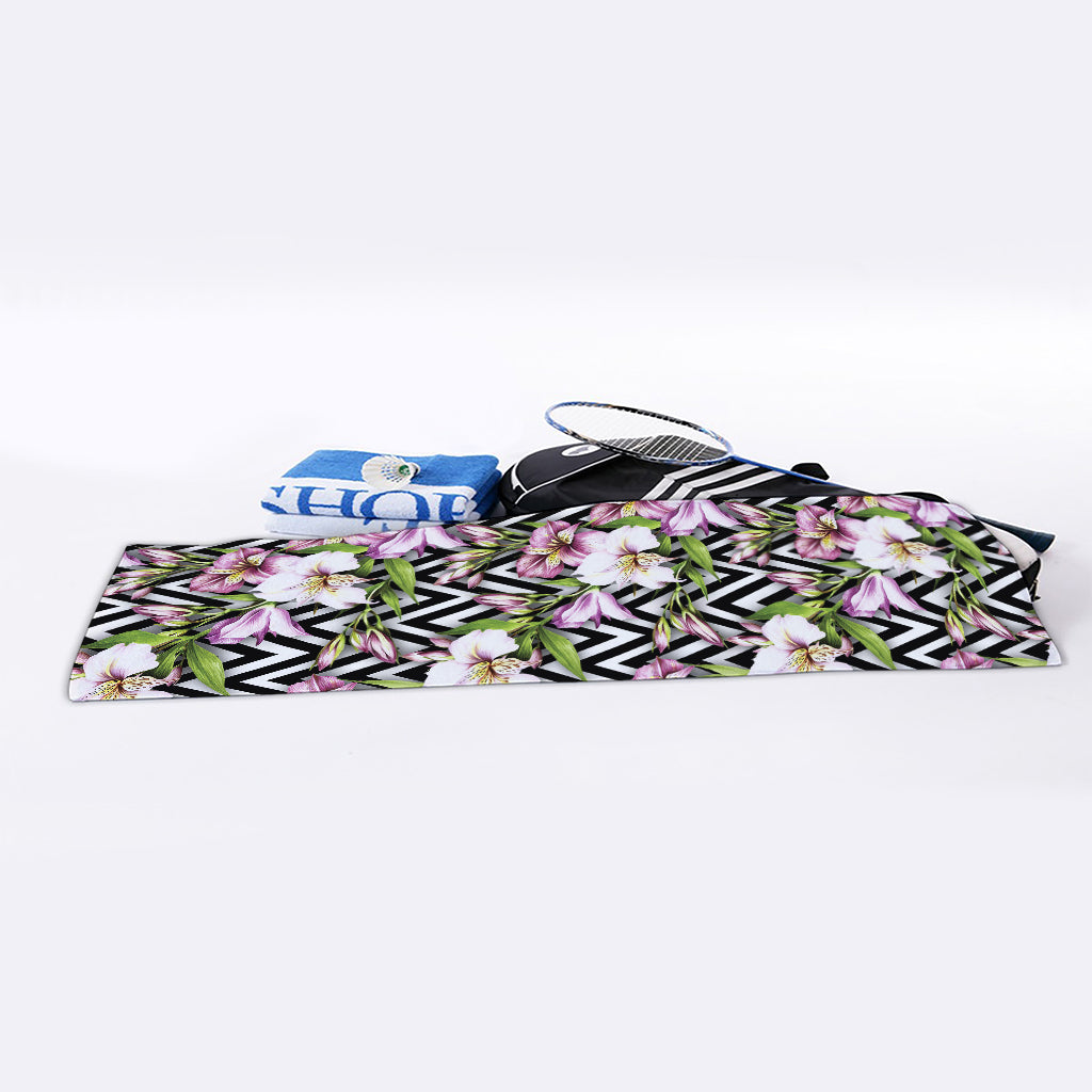 Purple Alstroemeria Zigzag Pattern Print Sports Towel