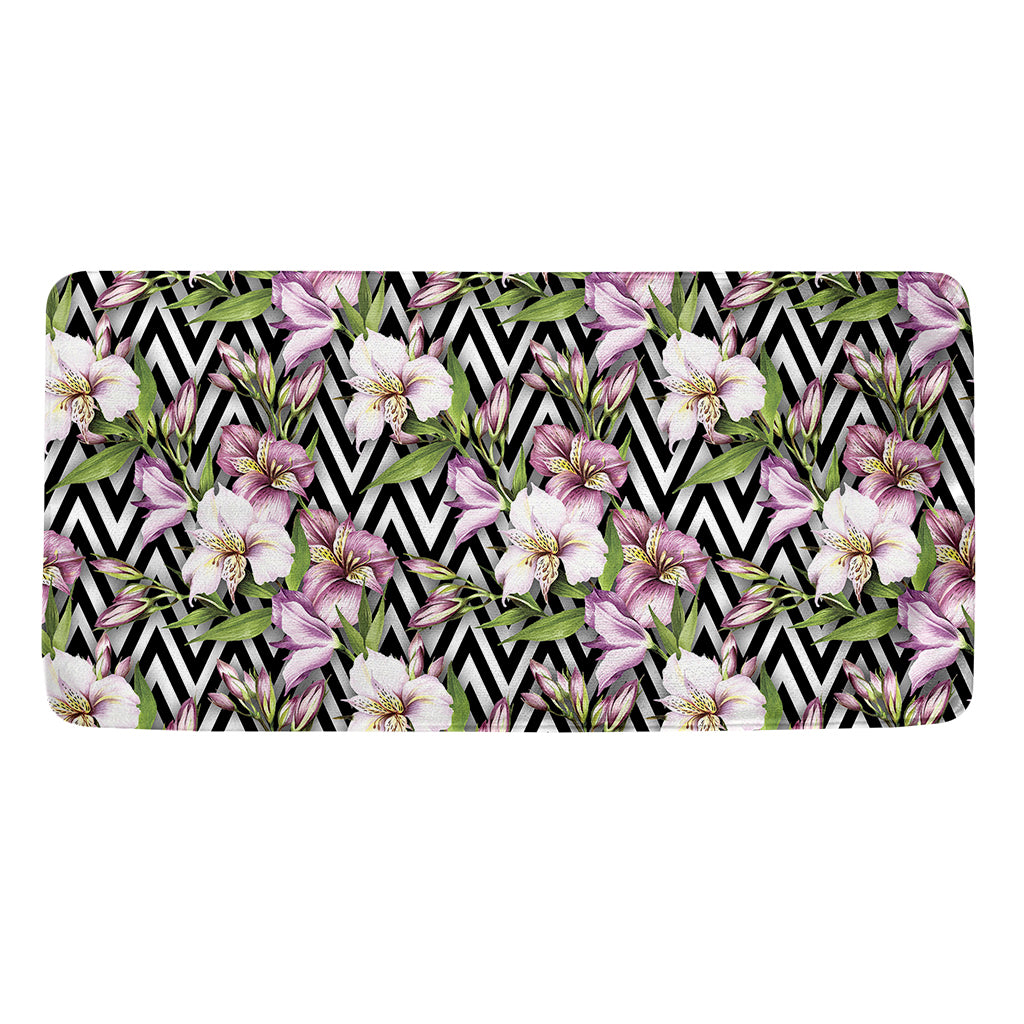 Purple Alstroemeria Zigzag Pattern Print Towel