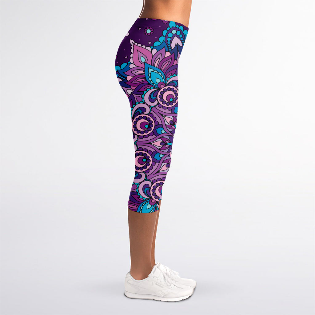 Purple And Blue Mandala Print Women's Capri Leggings