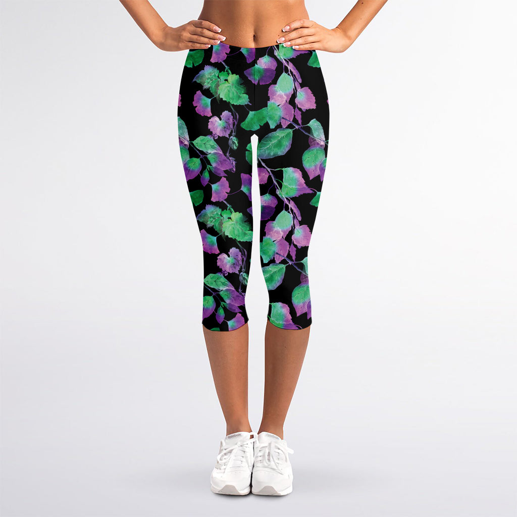 Purple And Green Leaf Pattern Print Women's Capri Leggings