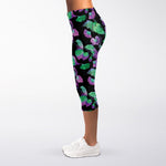 Purple And Green Leaf Pattern Print Women's Capri Leggings