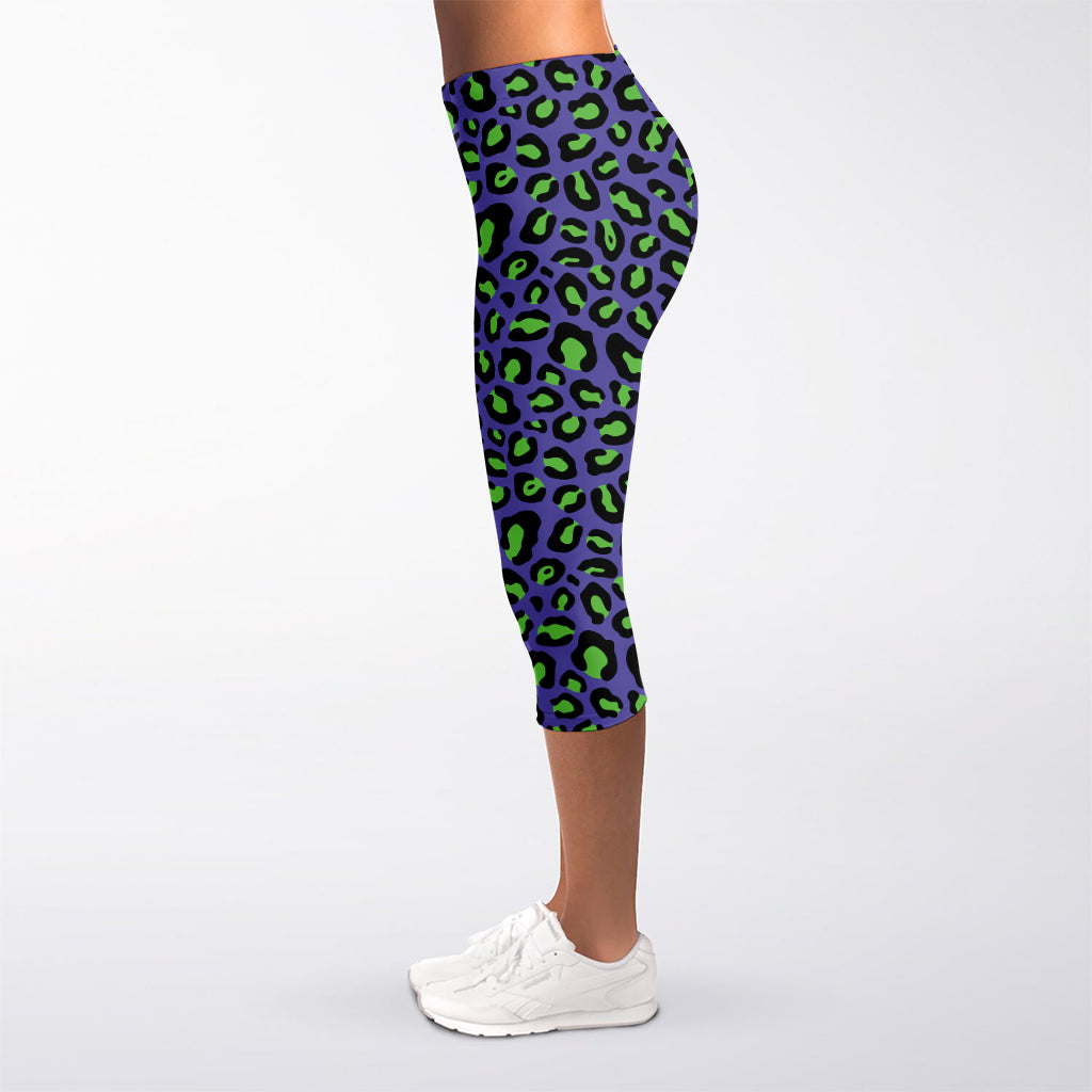 Purple And Green Leopard Pattern Print Women's Capri Leggings