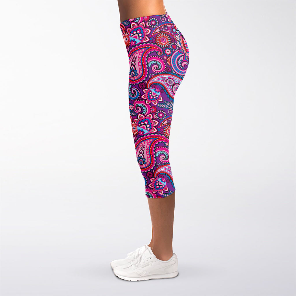 Purple And Pink Paisley Pattern Print Women's Capri Leggings