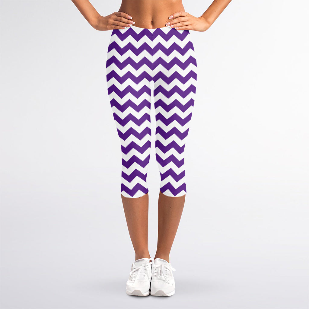 Purple And White Chevron Pattern Print Women's Capri Leggings