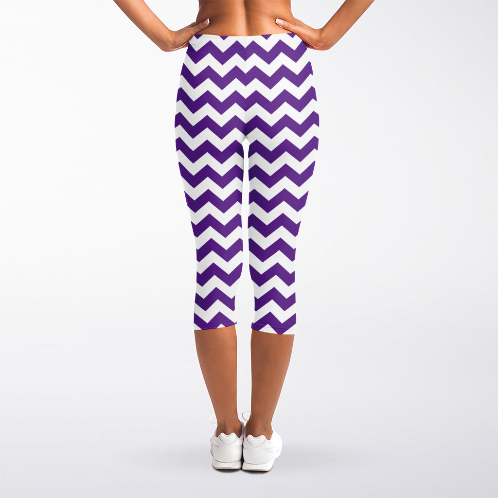 Purple And White Chevron Pattern Print Women's Capri Leggings