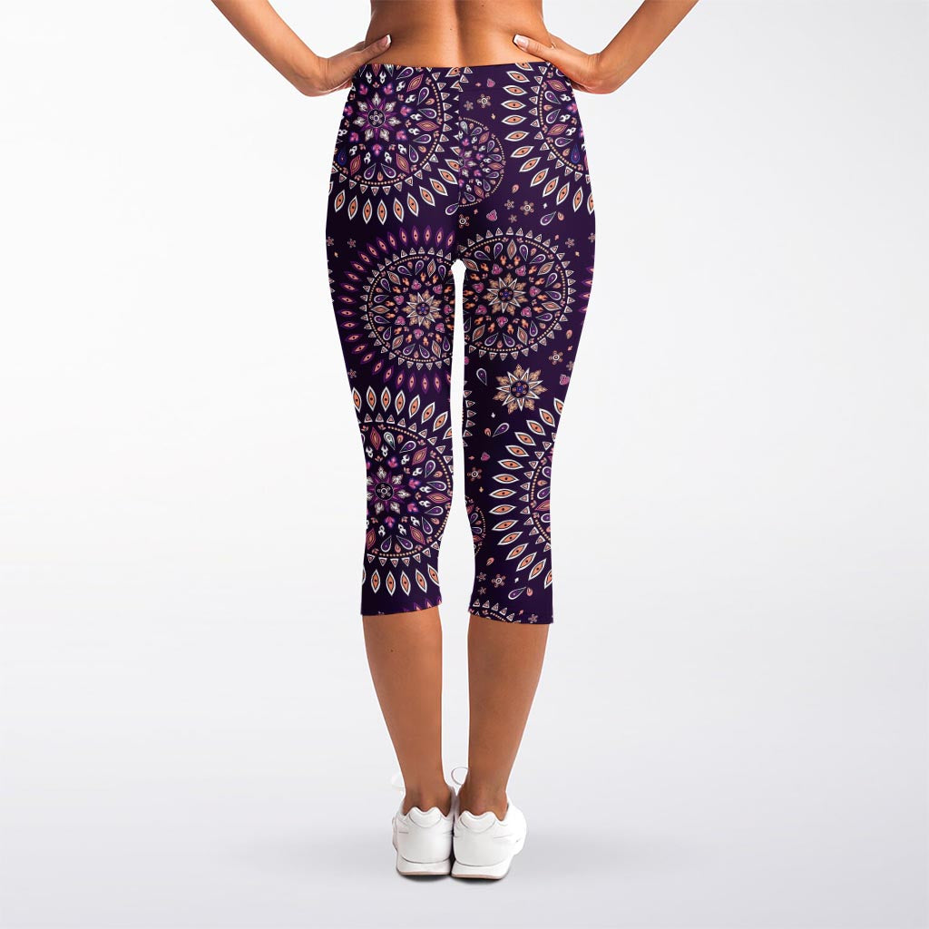 Purple Bohemian Mandala Pattern Print Women's Capri Leggings