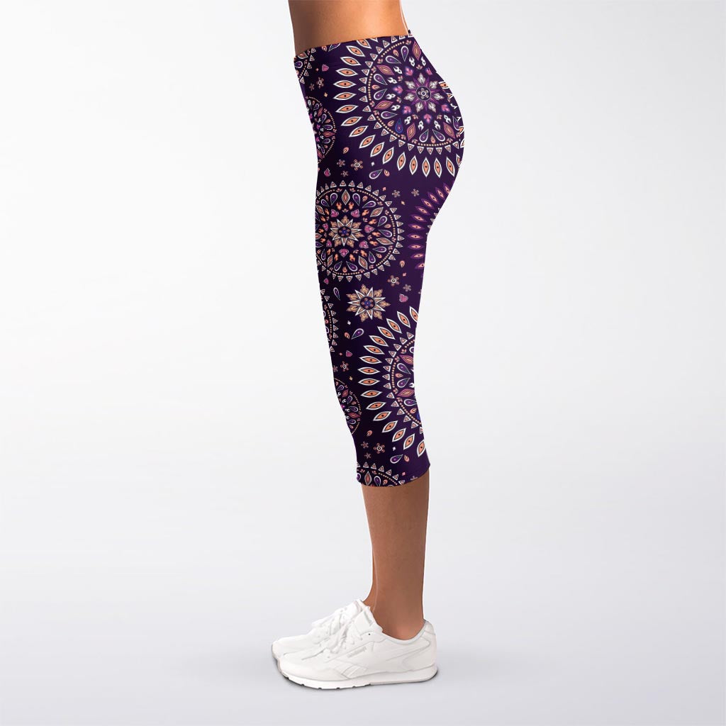 Purple Bohemian Mandala Pattern Print Women's Capri Leggings