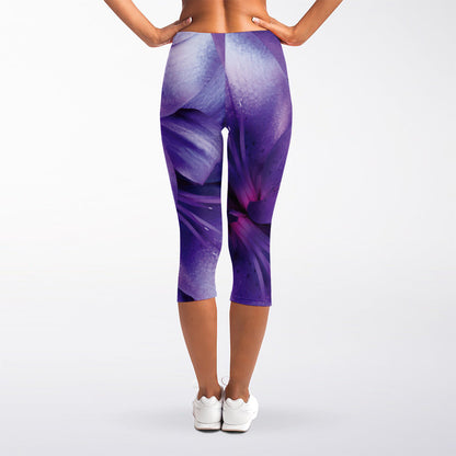 Purple Lily Flower Print Women's Capri Leggings