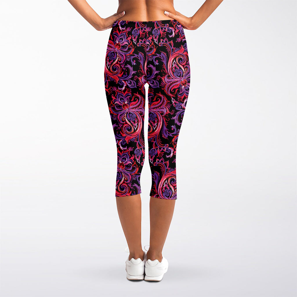 Purple Paisley Pattern Print Women's Capri Leggings