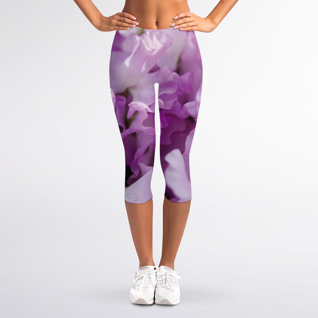 Purple Sweet Pea Print Women's Capri Leggings