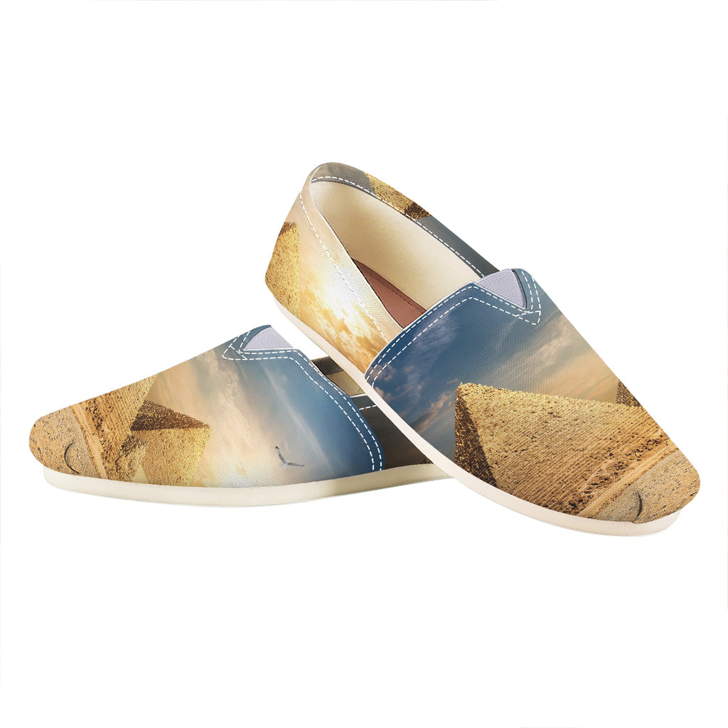 Pyramid Sunset Print Casual Shoes