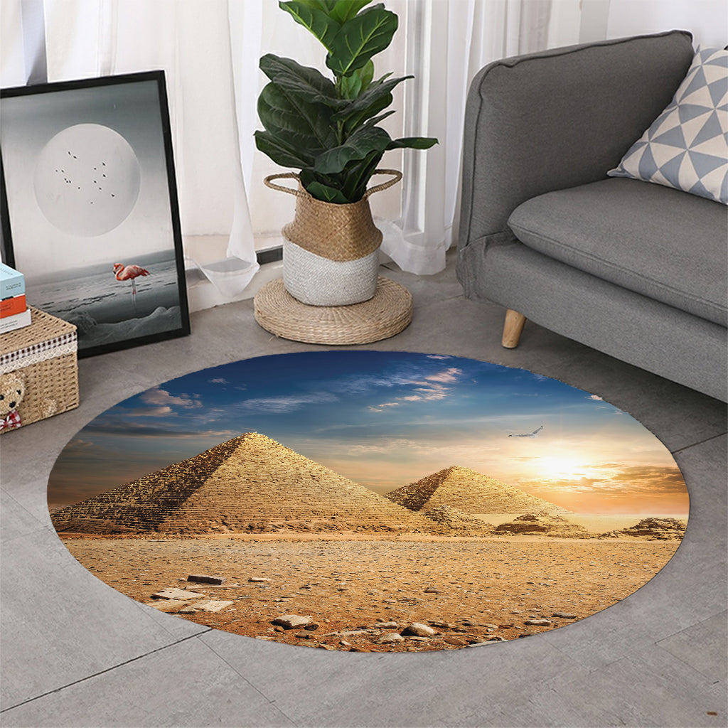 Pyramid Sunset Print Round Rug