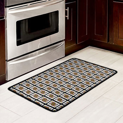 Queen Of Clubs Pattern Print Kitchen Mat
