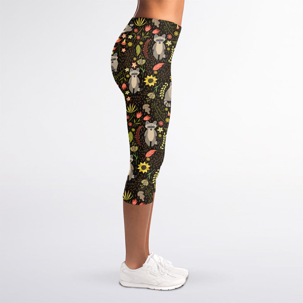 Raccoon And Floral Pattern Print Women's Capri Leggings