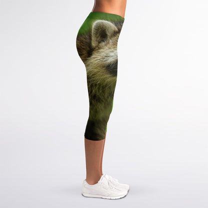 Raccoon And Flower Print Women's Capri Leggings