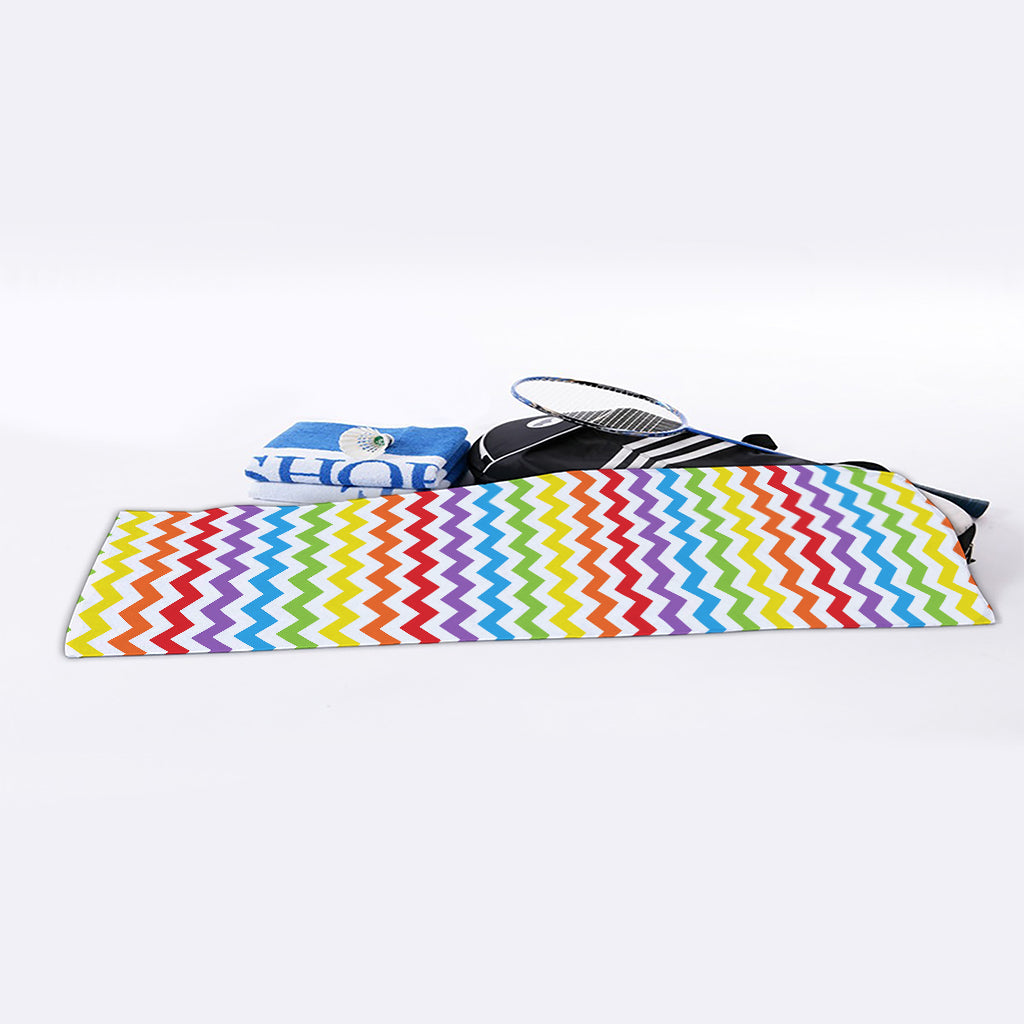 Rainbow Chevron Pattern Print Sports Towel