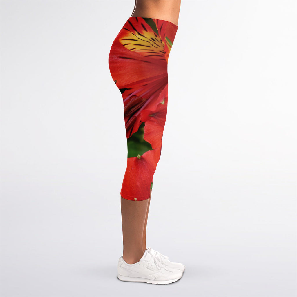 Red Alstroemeria Print Women's Capri Leggings