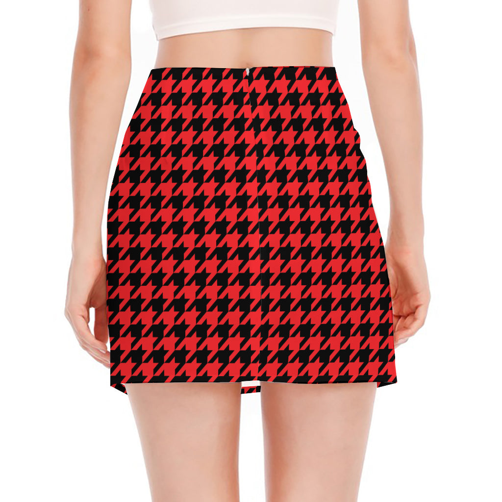 Red And Black Houndstooth Pattern Print Side Slit Mini Skirt