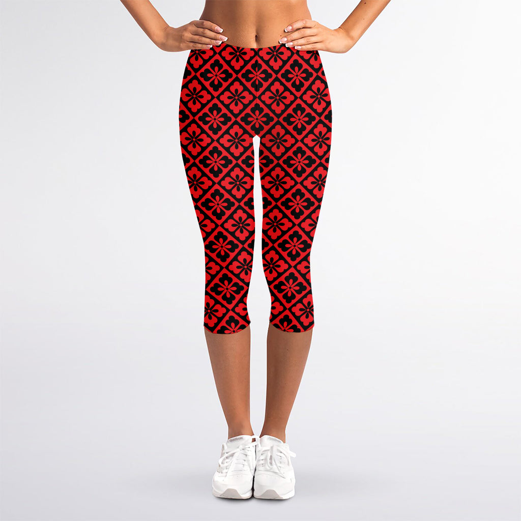 Red And Black Japanese Pattern Print Women's Capri Leggings