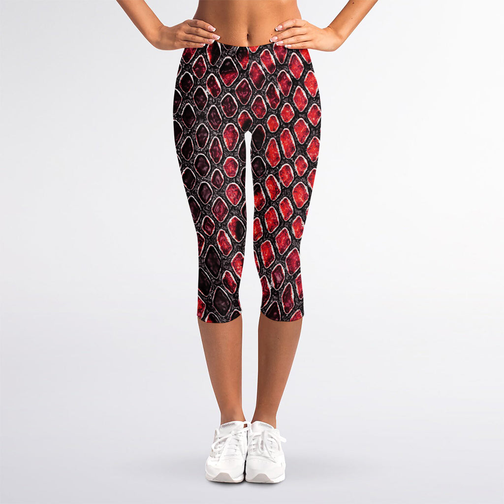Red And Black Snakeskin Print Women's Capri Leggings