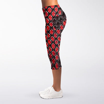 Red And Black Snakeskin Print Women's Capri Leggings