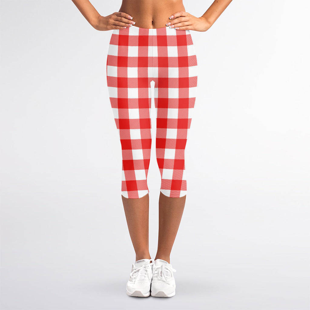 Red And White Buffalo Check Print Women's Capri Leggings