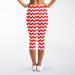 Red And White Chevron Pattern Print Women's Capri Leggings