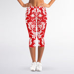Red And White Damask Pattern Print Women's Capri Leggings