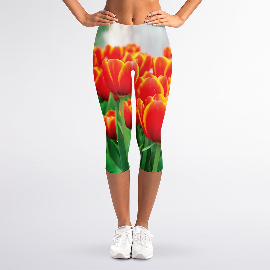 Red And Yellow Tulip Print Women's Capri Leggings
